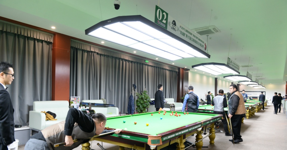 乌兰察布市第三届“职工杯”台球比赛：竞技与友谊的精彩交融(图1)