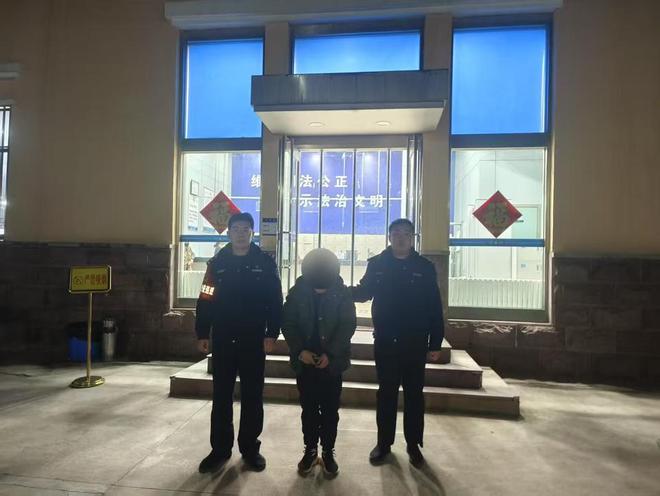 外卖员变身“江洋大盗”趁门锁不牢盗走台球厅价值万元高档香烟(图2)