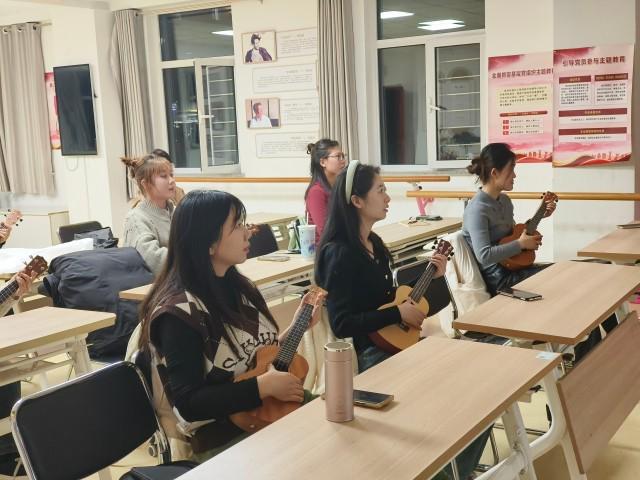 不一样的“夜经济”点亮群众新生活(图2)