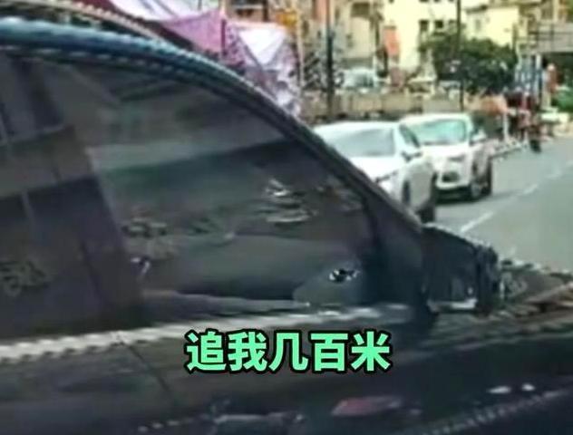 高尔夫球杆砸车后续场面堪比黑社会男子身份被扒弟弟受牵连(图2)