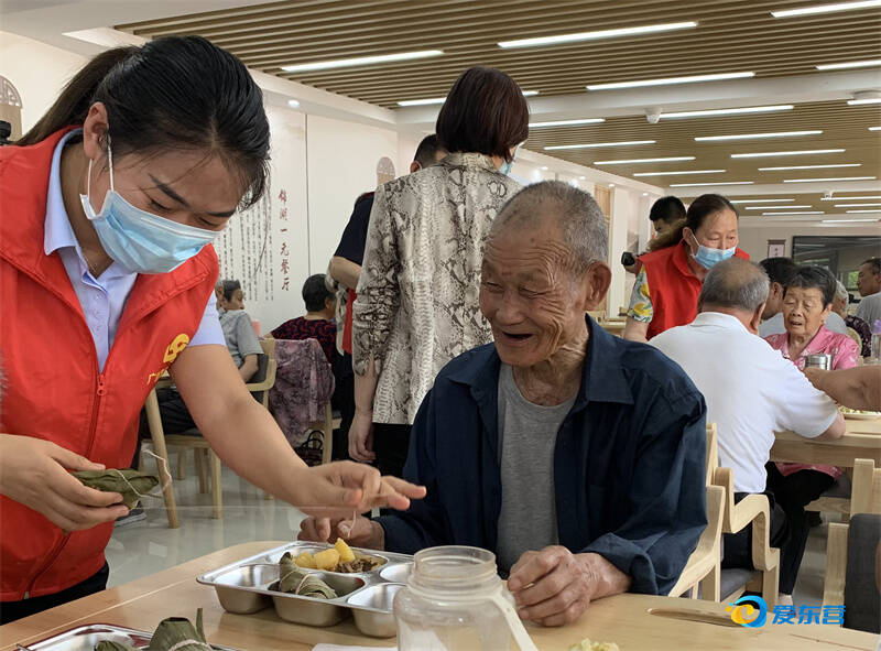 幸福养老东营绘出温馨“夕阳红”(图1)