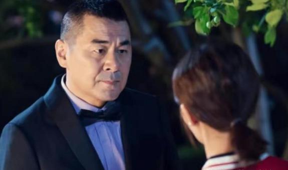 演技敷衍、尴尬油腻却尬吹“演技炸裂”这3位“老戏骨”凭啥(图11)