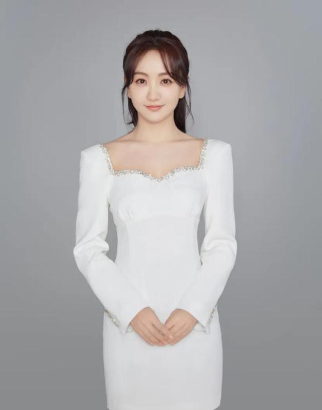 43岁杨蓉维持20年的少女人设演了一位乡村女书记却口碑逆天(图17)