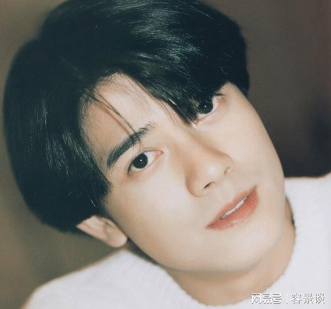 亚洲男人的颜值一直靠这几位支撑黎明已经老了严宽还能撑多久(图6)