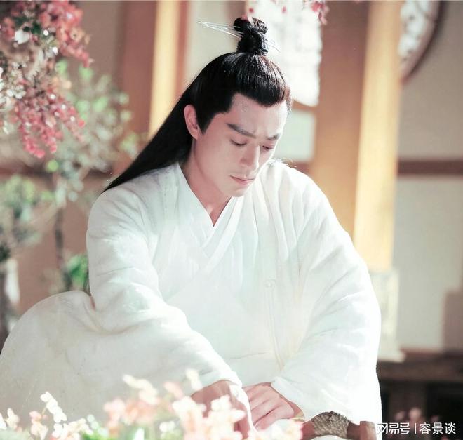 亚洲男人的颜值一直靠这几位支撑黎明已经老了严宽还能撑多久(图32)