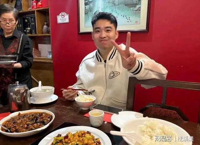 赵心童18-12世锦赛夺冠！奥沙利文师徒情引关注(图1)