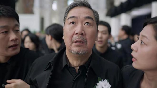 四月才开始70岁的国家一级演员张国立就给娱乐圈敲响了警钟(图7)