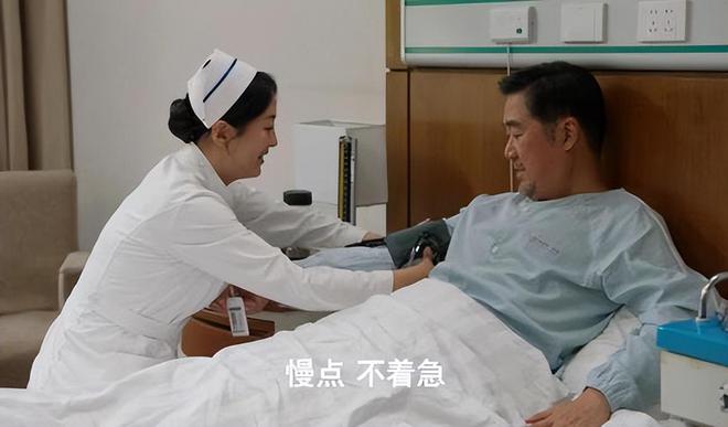 四月才开始70岁的国家一级演员张国立就给娱乐圈敲响了警钟(图10)