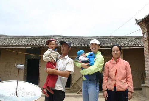 没有对比就没有伤害！同样是50岁这次梅婷却被演阿姨的她碾压(图11)
