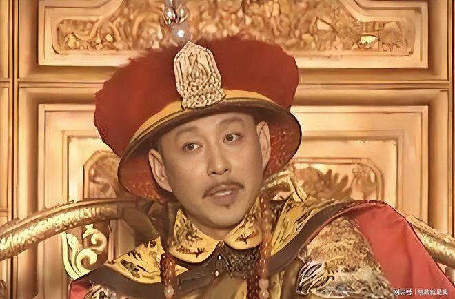 69岁陈道明现身白发苍苍依旧吸引眼球。(图8)