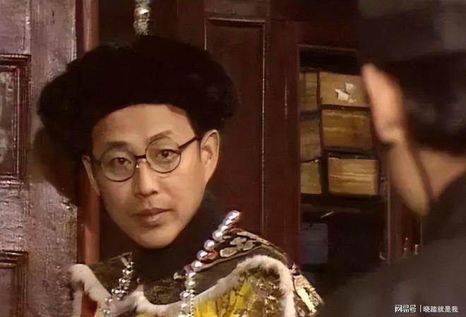 69岁陈道明现身白发苍苍依旧吸引眼球。(图5)