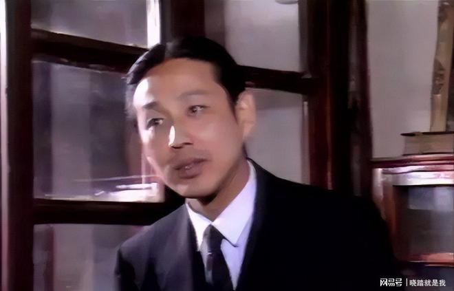 69岁陈道明现身白发苍苍依旧吸引眼球。(图6)