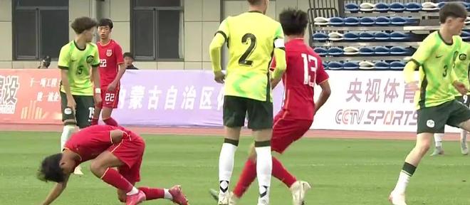1-1！中国U16闪电丢球后防线分钟后迅速扳平(图3)