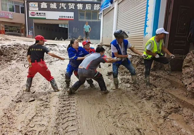 十年从雅安到全国2000个村（社区）和老乡们一起守护家园安全(图1)