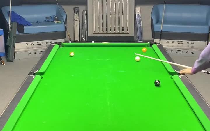 全网直播！六名劫匪马尼拉餐厅持枪抢劫(图1)